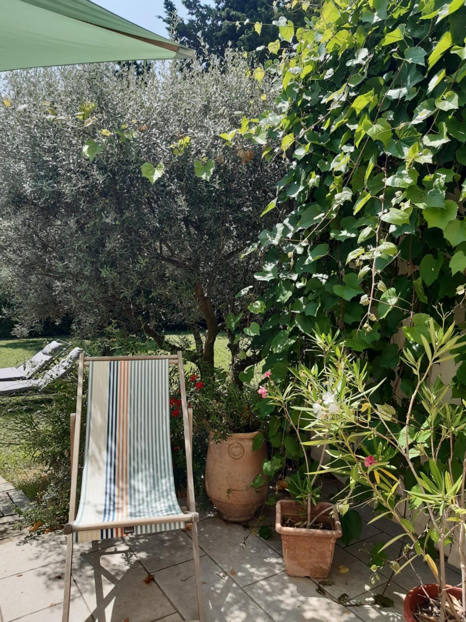Chambre D'Hotes Le Jardin Des Cigales Bed & Breakfast Aubignan Exterior foto